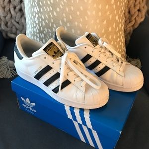 Adidas superstars